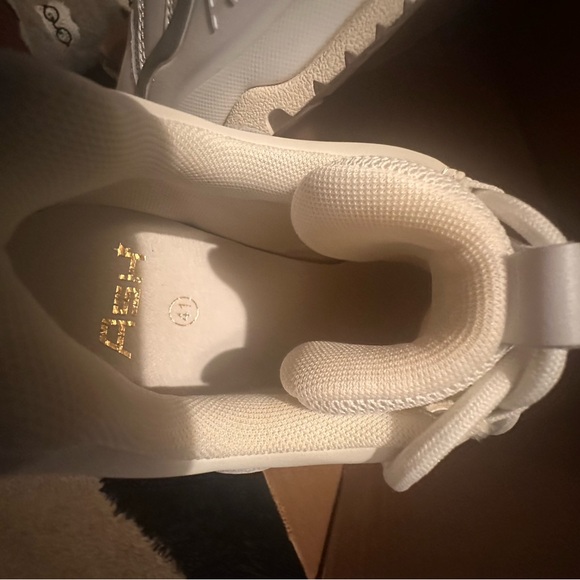 Ash Cream and Gray Sneakers - Picture 7 of 8